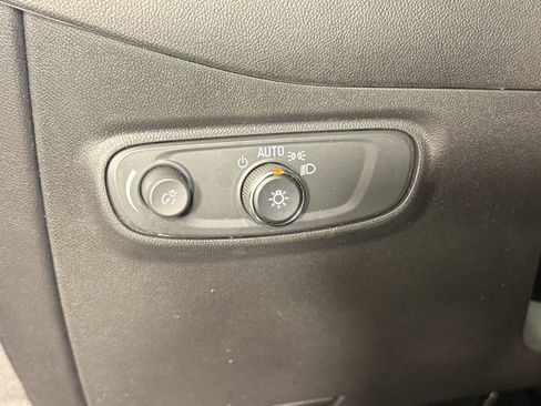 Used 2023 Chevrolet Equinox LT image 22