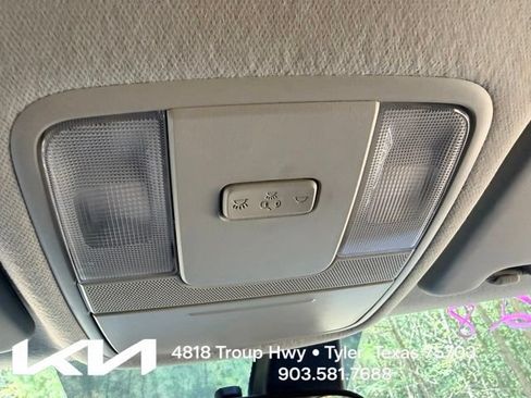 Certified 2025 Kia Soul LX w/ LX Technology Package FWD image 21