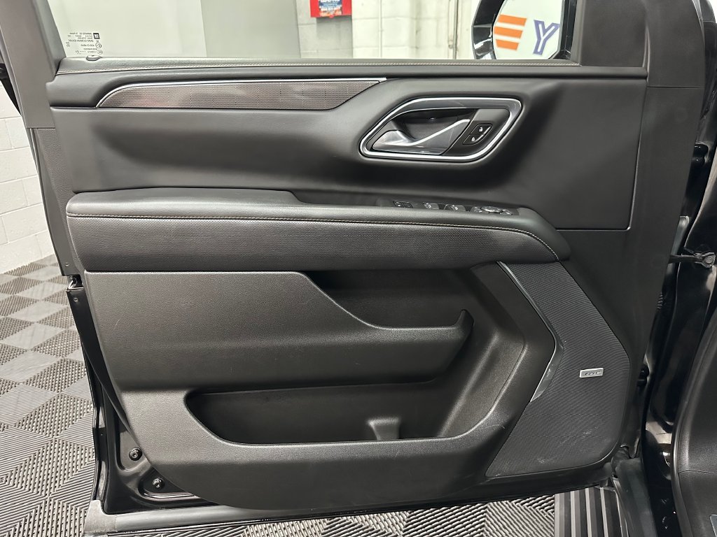 Used 2023 GMC Yukon XL AT4 w/ AT4 Premium Package AWD/4WD image 16