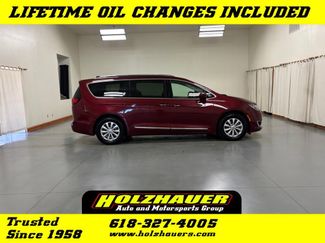 Used 2019 Chrysler Pacifica Touring-L FWD video 1