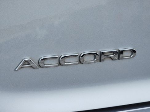 Used 2024 Honda Accord Touring image 12