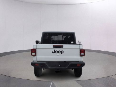 New 2026 Jeep Gladiator Sport AWD/4WD image 4