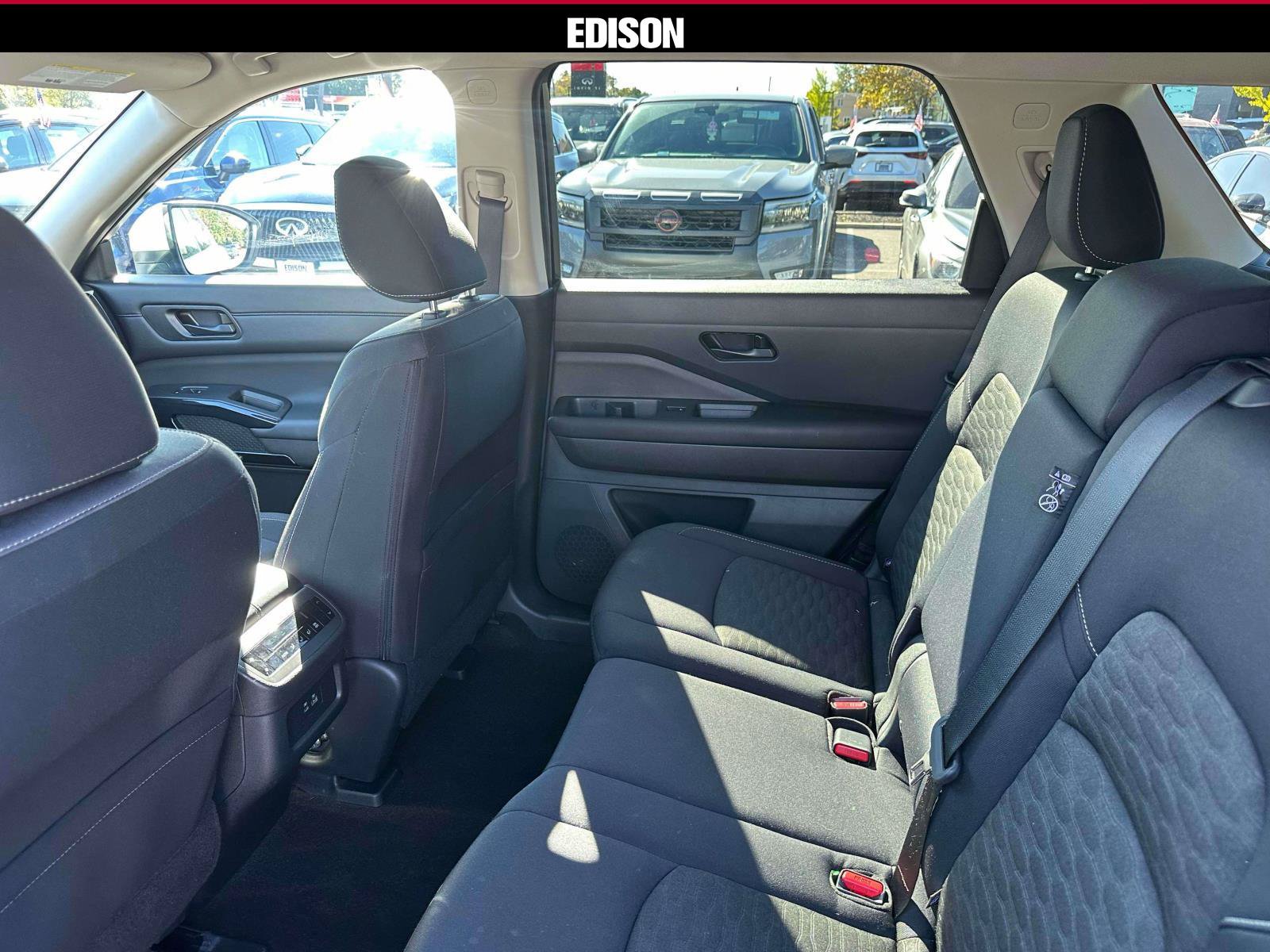 Used 2024 Nissan Pathfinder SV w/ Cargo Package AWD/4WD image 9