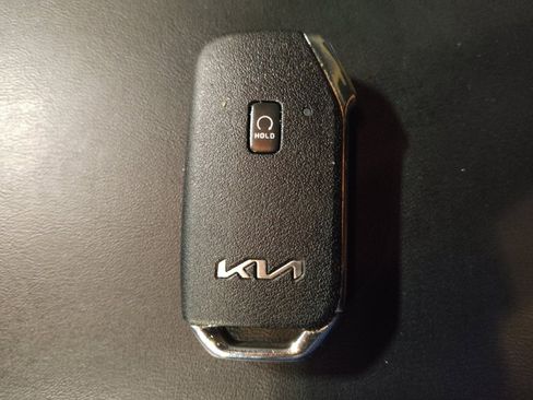 Used 2022 Kia Telluride LX FWD image 32