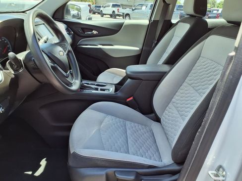 Used 2018 Chevrolet Equinox LS image 11