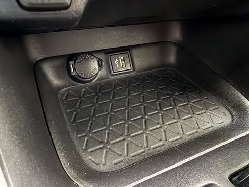 Used 2023 Toyota RAV4 XLE Premium image 19