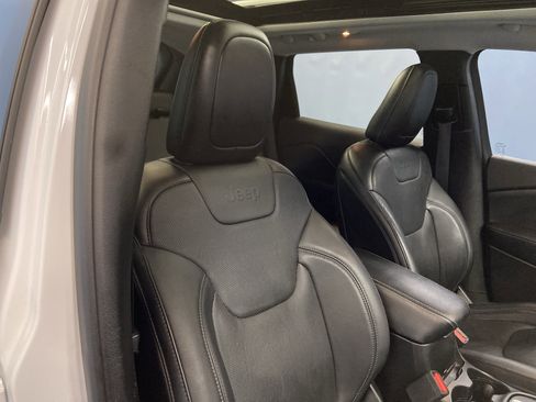 Certified 2019 Jeep Cherokee Limited image 45