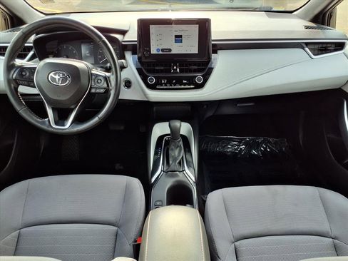 Used 2023 Toyota Corolla SE image 3