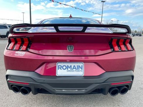 Used 2025 Ford Mustang Dark Horse image 4