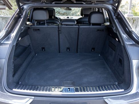 Certified 2025 Porsche Cayenne Coupe image 47