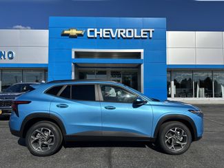 New 2025 Chevrolet Trax LT w/ Driver Confidence Package image 1