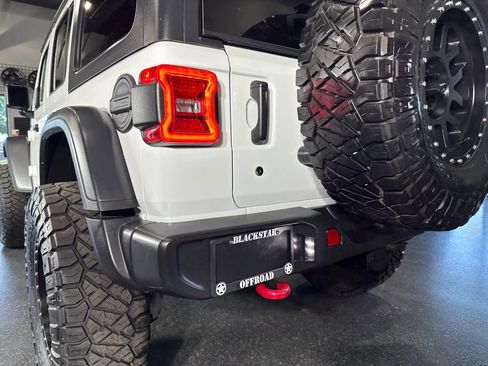 Used 2018 Jeep Wrangler Unlimited Rubicon w/ LED Lighting Group image 10