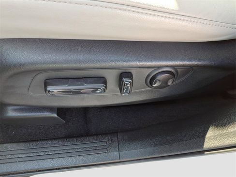 Used 2025 Honda CR-V EX-L image 39