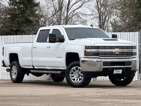 Used 2017 Chevrolet Silverado 3500 LT image 2