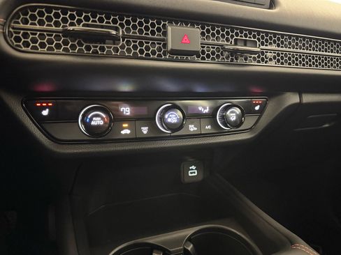 Used 2024 Honda HR-V Sport image 18