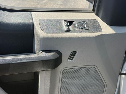 Used 2019 Ford F550 2WD Regular Cab Super Duty image 8