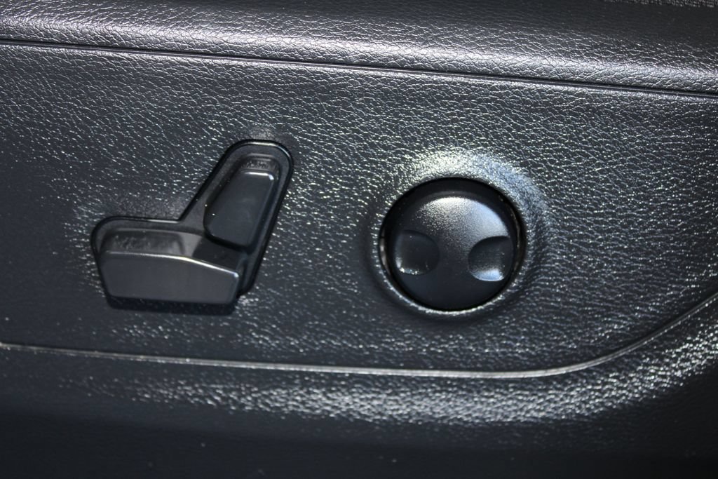Used 2025 RAM 1500 Big Horn AWD/4WD image 40
