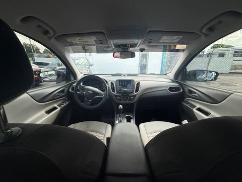 Used 2018 Chevrolet Equinox LS FWD image 14