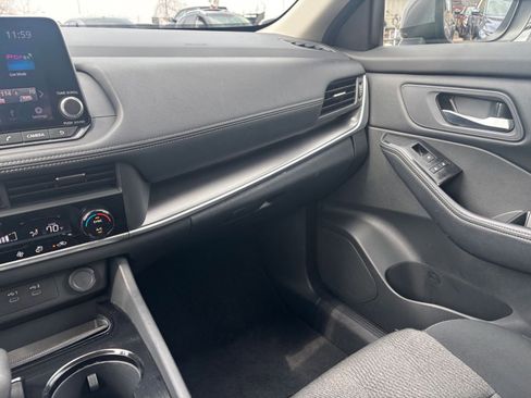 Used 2025 Nissan Rogue SV image 37