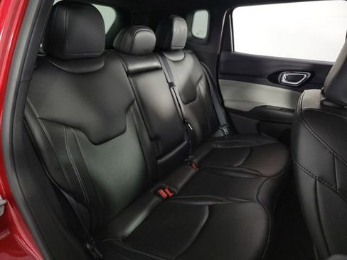 Used 2025 Jeep Compass Limited AWD/4WD image 15