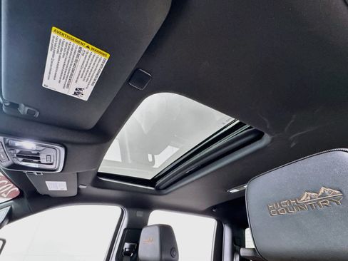 Used 2025 Chevrolet Silverado 3500 High Country w/ High Country Premium Package AWD/4WD image 6