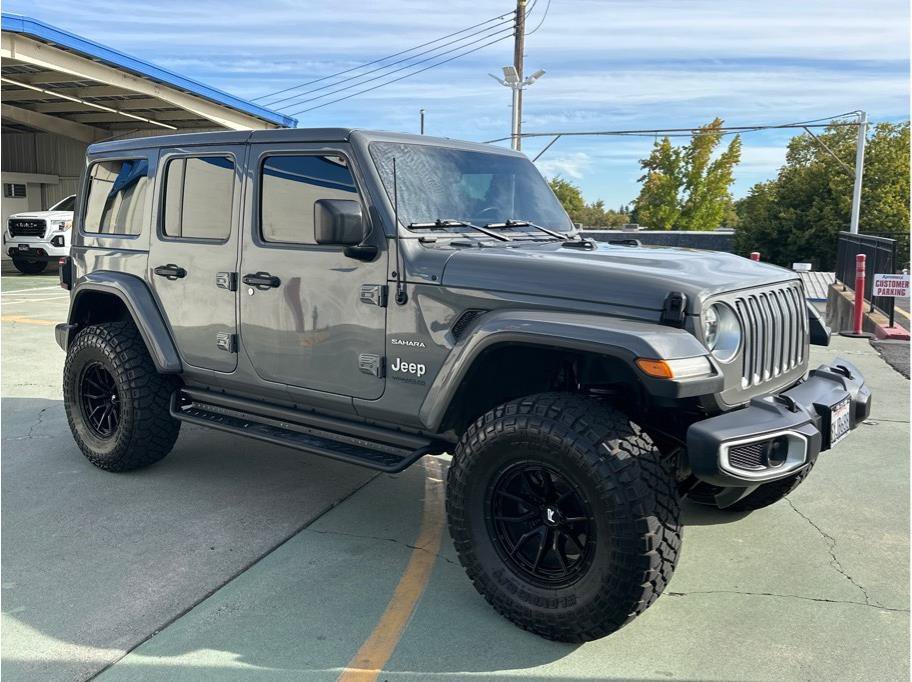 Used 2019 Jeep Wrangler Unlimited Sahara AWD/4WD image 5