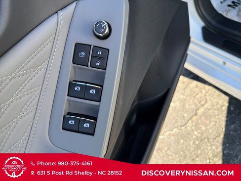 Used 2020 Toyota Avalon Limited w/ Advanced Safety Package image 12