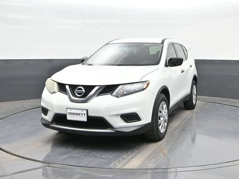 Used 2016 Nissan Rogue S w/ S Family Package FWD image 25
