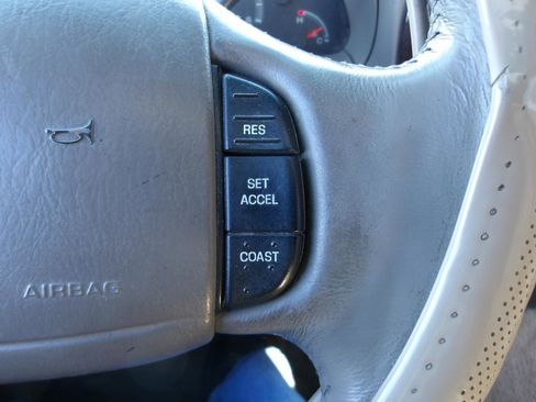 Used 2001 Ford F150 Lariat AWD/4WD image 17