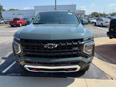 Used 2025 Chevrolet Tahoe Z71 w/ Comfort Package AWD/4WD image 2
