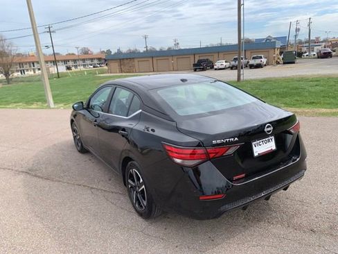 Used 2025 Nissan Sentra SV image 5