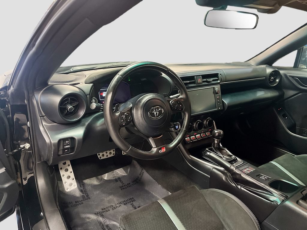 Used 2023 Toyota GR86 Premium w/ ALL Weather Mat Package (TMS) RWD image 9