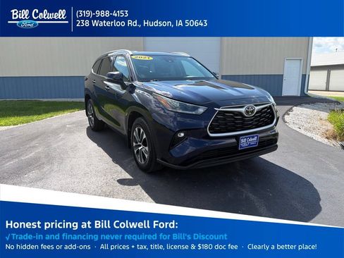 Used 2021 Toyota Highlander XLE AWD/4WD image 1