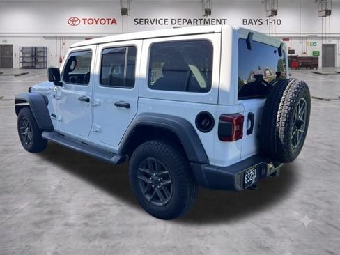 Used 2024 Jeep Wrangler Unlimited Sport AWD/4WD image 6