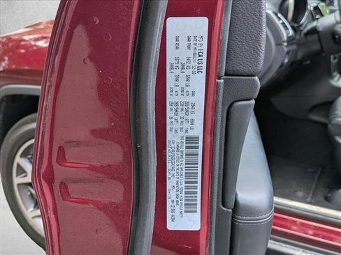 Used 2019 Jeep Grand Cherokee Limited w/ Trailer Tow Group IV AWD/4WD image 15