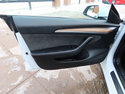 Used 2023 Tesla Model 3 Standard Range image 21