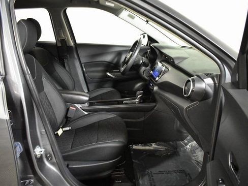 Used 2021 Nissan Kicks SV image 32