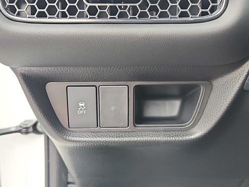 Certified 2026 Honda HR-V LX image 22