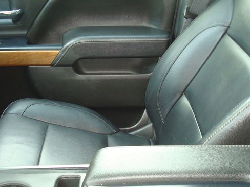 Used 2018 Chevrolet Silverado 1500 LTZ w/ LPO, Black Pack image 16