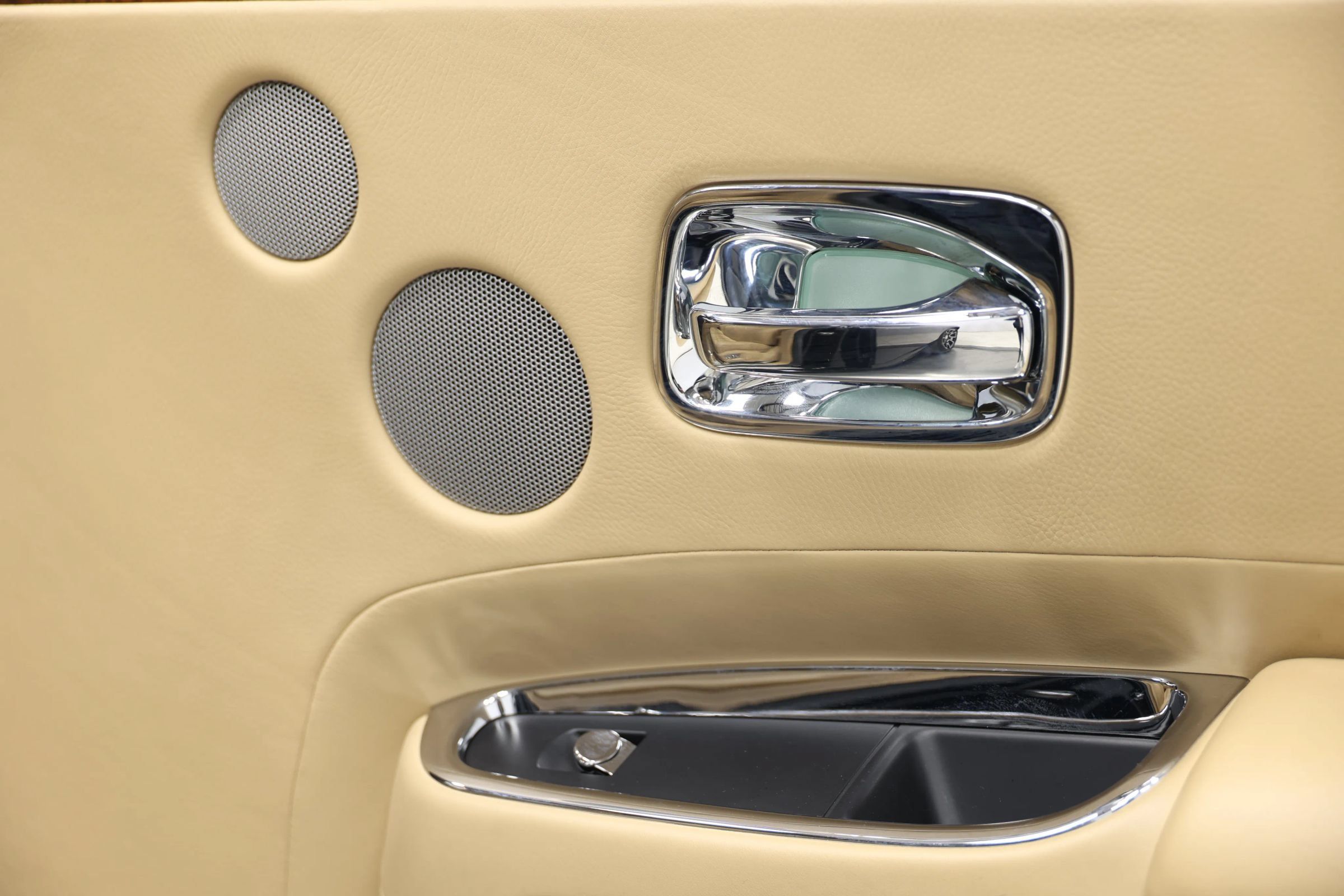 Used 2015 Rolls-Royce Ghost RWD image 99
