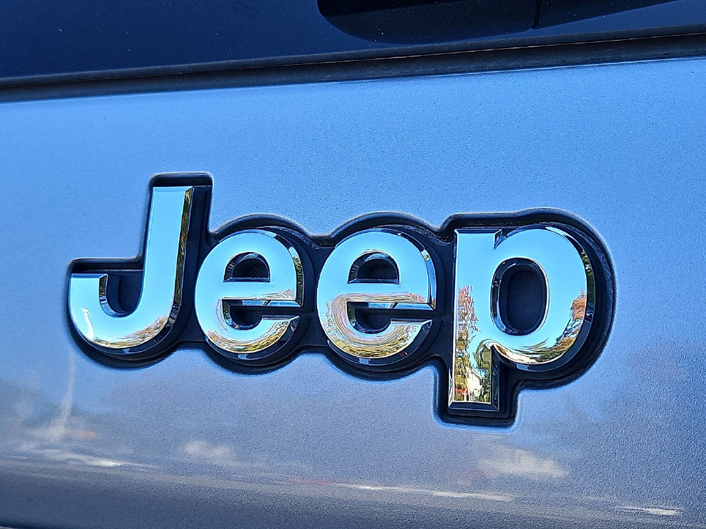 Used 2021 Jeep Cherokee Latitude Lux AWD/4WD image 28