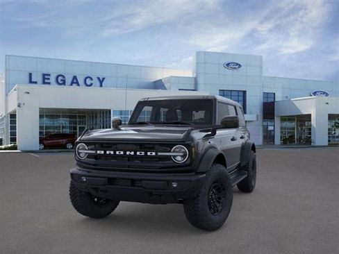 New 2026 Ford Bronco Outer Banks image 2