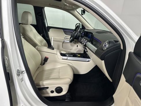 Used 2022 Mercedes-Benz GLB 250 4MATIC image 27