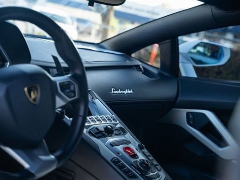 Used 2015 Lamborghini Aventador LP 700-4 image 24