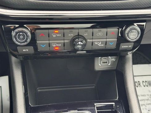 New 2026 Jeep Compass Latitude w/ Sun and Sound Group AWD/4WD image 22