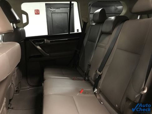 Used 2018 Lexus GX 460 image 29