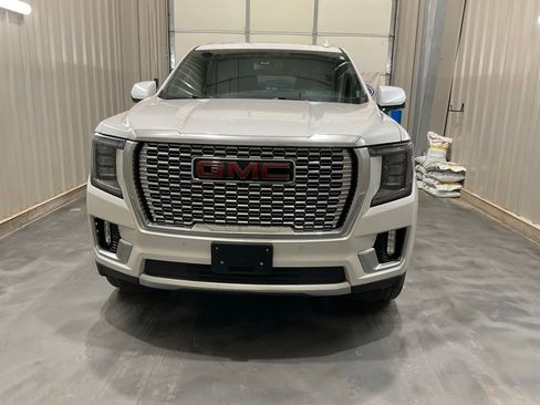 Used 2024 GMC Yukon Denali image 2