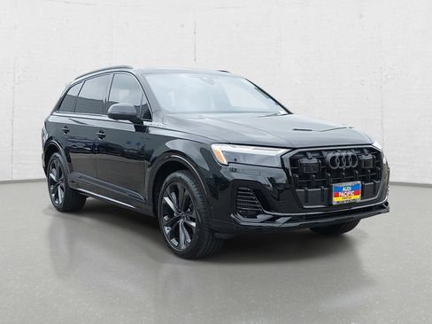 Used 2025 Audi Q7 3.0T Premium Plus w/ Premium Plus Package AWD/4WD image 3