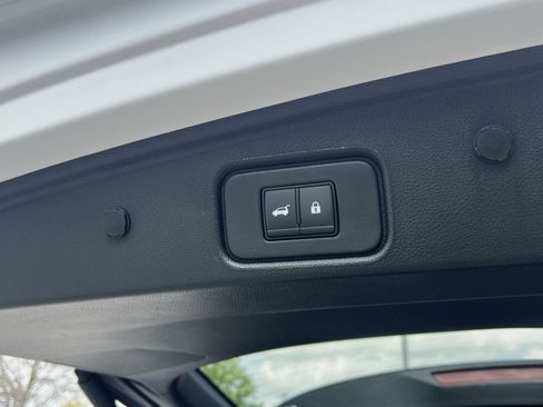 New 2026 Nissan Pathfinder Platinum AWD/4WD image 24