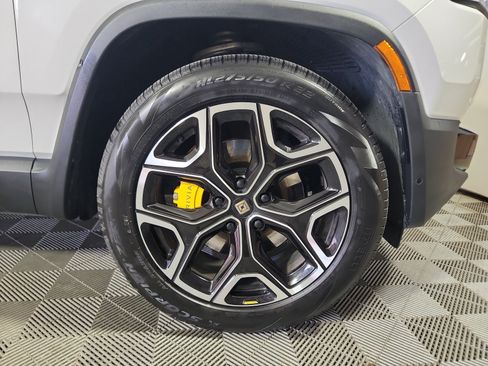 Used 2024 Rivian R1S Adventure AWD/4WD image 11